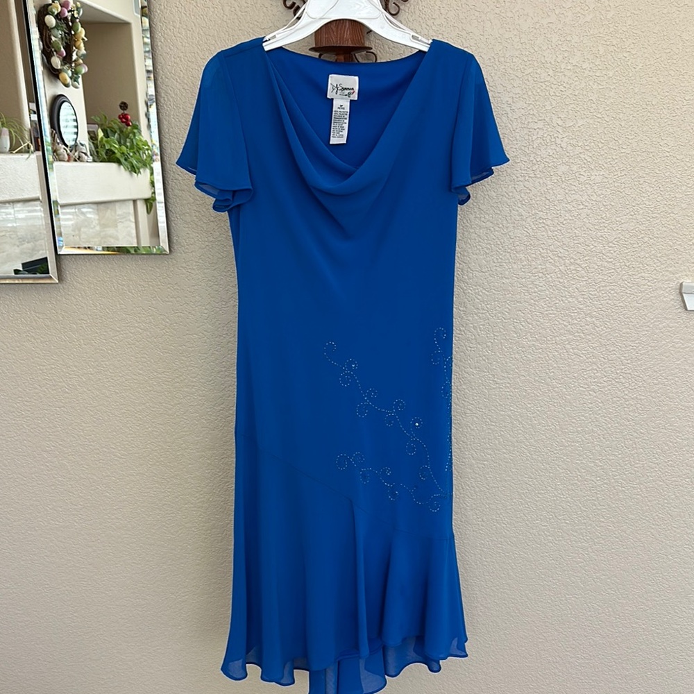 Elegant Blue Midi Dress with Delicate Detailing